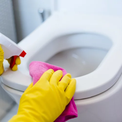 Το καπάκι της λεκάνης πρέπει να είναι κλειστό ή ανοιχτό; | Το γιατί απαντά νέα έρευνα