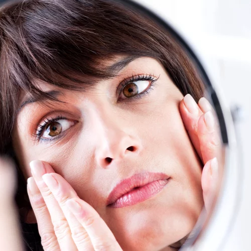 Εμμηνόπαυση και δέρμα: Να τι θα βοηθήσει την επιδερμίδα σου