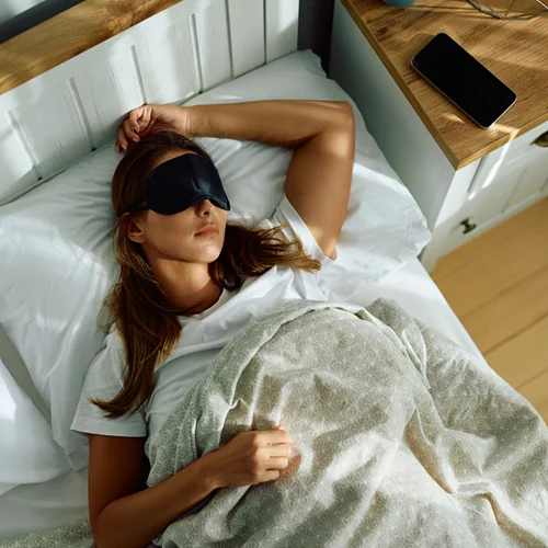 Το βραδινό trick των 60’’ που χαλαρώνει πρόσωπο και σώμα και σε βοηθά να ξυπνάς πιο φρέσκια