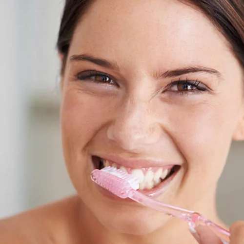 Ευαισθησία στα δόντια: Τι την προκαλεί;