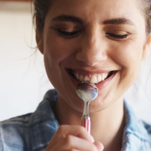 Αυτό είναι το τρόφιμο που σε κάνει να δείχνεις μεγαλύτερη από την ηλικία σου!