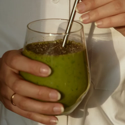 Χυμοί φρούτων ή λαχανικών: Ποια είναι η πιο υγιεινή επιλογή σύμφωνα με τη διατροφολόγο;