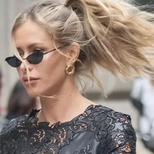 Πώς θα χαρίσεις πλούσιο όγκο στα μαλλιά σου χρησιμοποιώντας μόνο το σεσουάρ