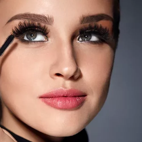 Οι καλύτερες mascaras για εσένα που έχεις κοντές βλεφαρίδες