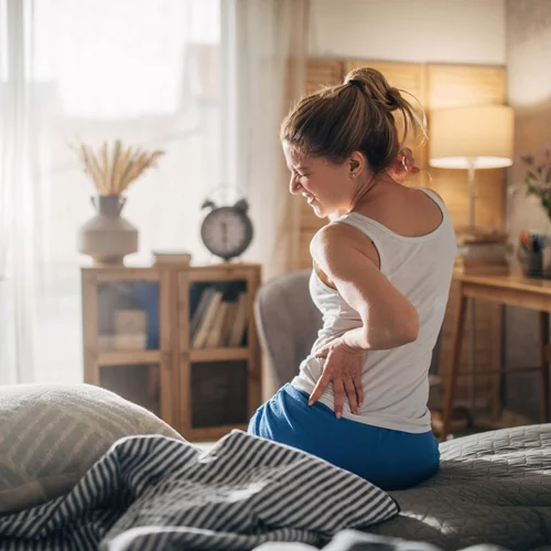 Αντί για παυσίπονα: 2 ψυχολογικές μέθοδοι που νικούν τον χρόνιο πόνο στη μέση