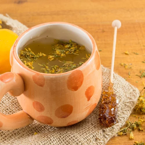 Ποια φάρμακα δεν συνδυάζονται με το σπαθόχορτο; Οι κίνδυνοι του "φυσικού αντικαταθλιπτικού"