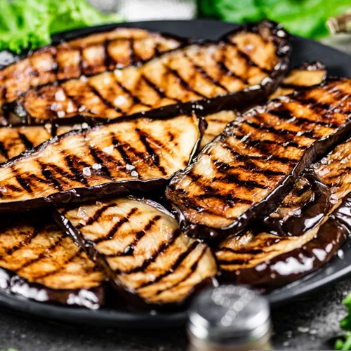 Μωβ ή λευκή μελιτζάνα; Ποια είναι η σημαντική διαφορά τους και ποια να επιλέξεις