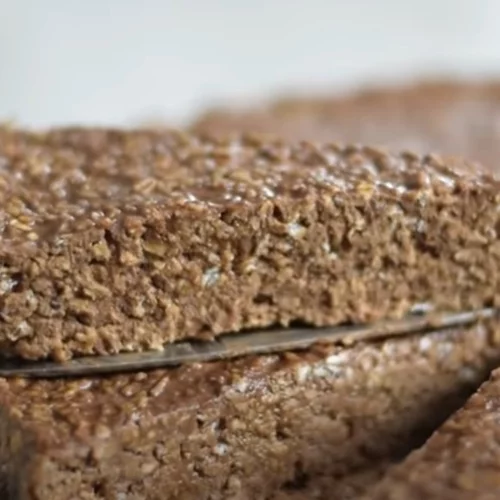 Υγιεινό κέικ σοκολάτας με βρώμη και άλλα 2 υλικά (χωρίς ψήσιμο)