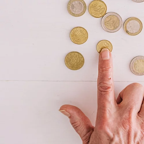 Γενναιοδωρία σε μεγάλη ηλικία: Τι μπορεί να σημαίνει για την υγεία του εγκεφάλου