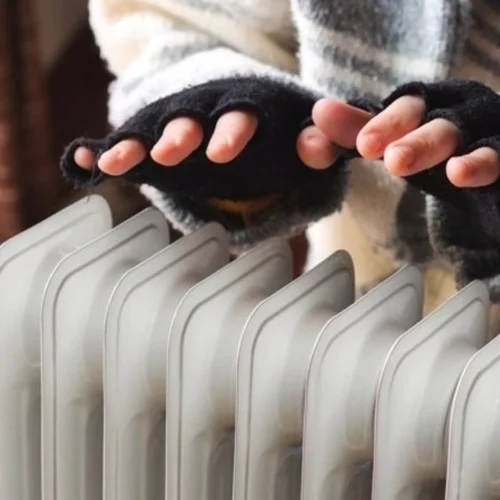 Καλοριφέρ: Το απλό κόλπο που κάνει τα σώματα να ζεματάνε