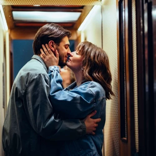 Οι άντρες δεν κάνουν πολλές ερωτήσεις στα πρώτα ραντεβού. Αλλά γιατί;