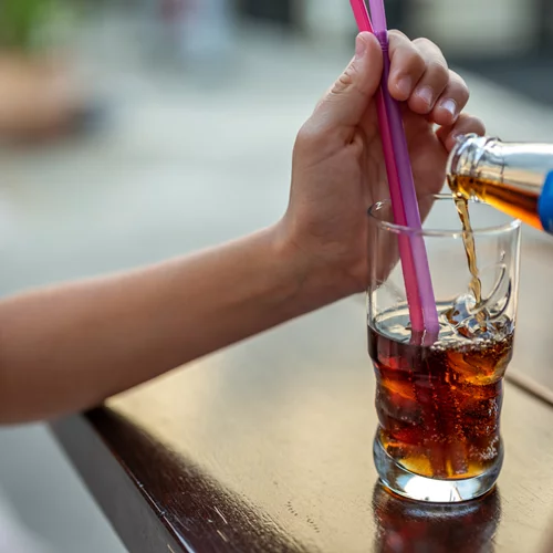 Ένα αναψυκτικό τη μέρα αυξάνει κατα 78% τον κίνδυνο εμφάνισης αυτής της μορφής καρκίνου