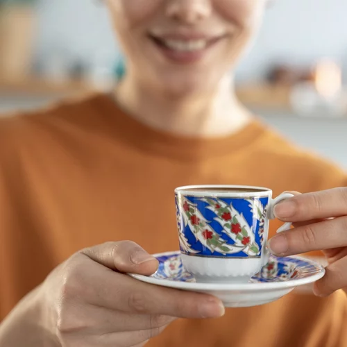 Σε "ξυπνάει" τελικά η καφεΐνη;