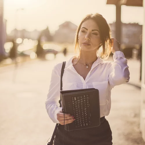 Inspo looks: Τι να φορέσεις αυτές τις ημέρες στο γραφείο;