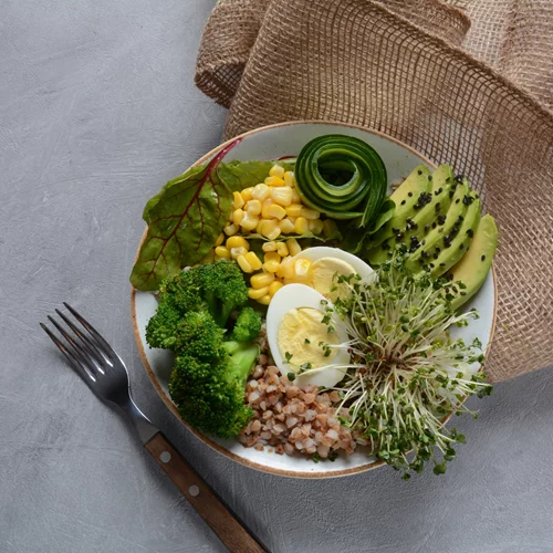 Δείπνο για κορίτσια: Το διατροφικό trend του TikTok που δεν θέλει μαγείρεμα