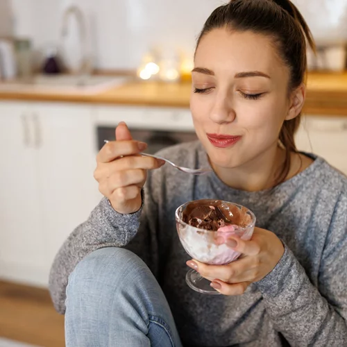 Πού κρύβεται η ζάχαρη: Ακόμη και σε τρόφιμα που καταναλώνουμε καθημερινά και φαίνονται υγιεινά