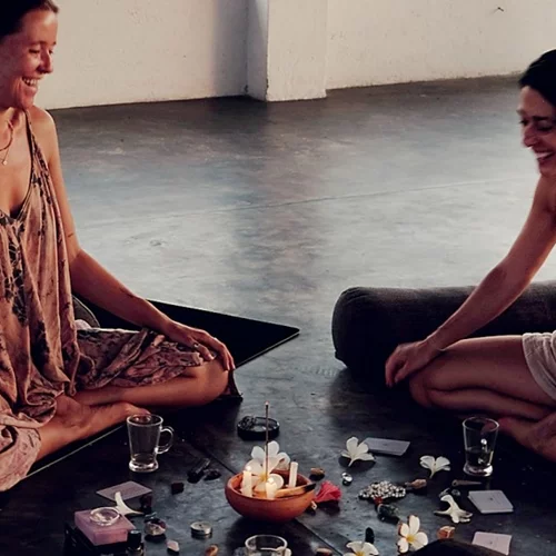 Κύκλος γυναικών: Μια τάση που μας γυρνά στις αρχαίες παραδόσεις