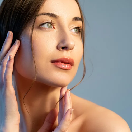 Πώς θα πετύχεις face lift εφέ στο πρόσωπό σου με ένα μόνο προϊόν μακιγιάζ