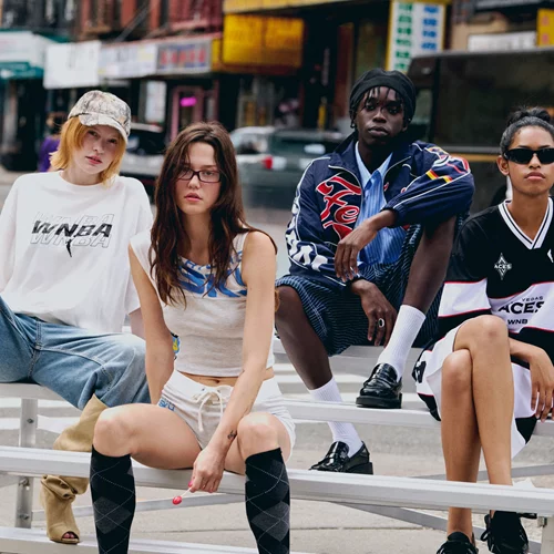 Η BERSHKA τιμά το WNBA με μία συλλογή που θα φορεθεί και εκτός γηπέδου