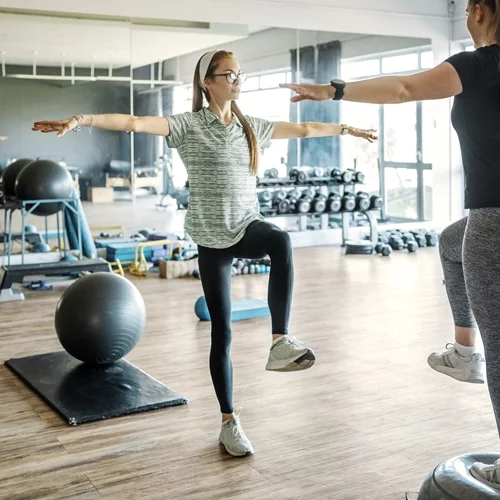 Χάνεις την ισορροπία σου; Κάνε αυτές τις 3 βασικές ασκήσεις