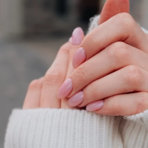 Τα top χρώματα στο μανικιούρ για το φετινό φθινόπωρο (και χειμώνα)