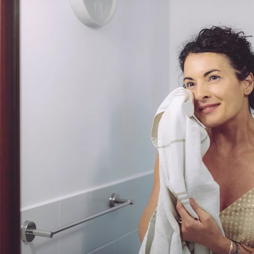 Φροντίδα του δέρματος στην εμμηνόπαυση: Τα top βήματα για υγιή επιδερμίδα