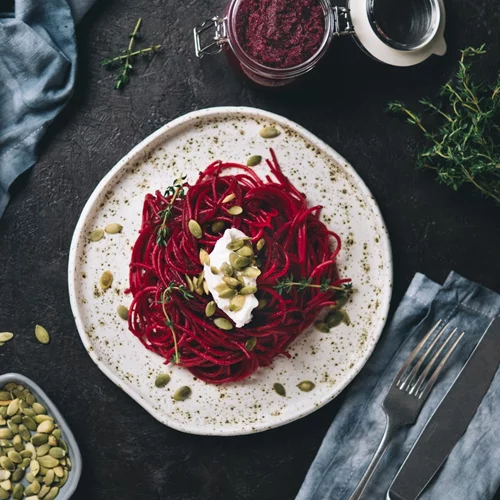 Σπαγγέτι με σάλτσα παντζαριού: Η πιο νόστιμη και υγιεινή εκδοχή της μακαρονάδας