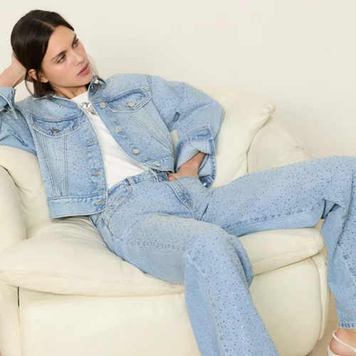 Ανακάλυψε τις νέες τάσεις της Stradivarius στο denim