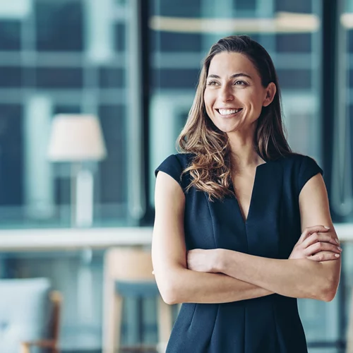 Πρώτη εβδομάδα πίσω στο γραφείο; Αυτά είναι τα looks που πρέπει να αντιγράψεις