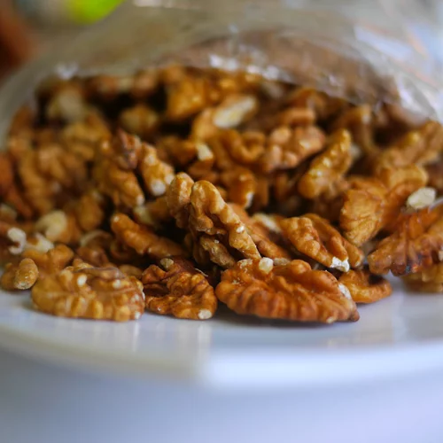 Ξηροί καρποί (μακαντέμια, πεκάν, καρύδια) και οι θερμίδες που κρύβουν