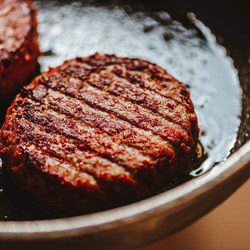 Τι συμβαίνει όταν τρως πολύ κρέας σύμφωνα με τους ειδικούς;