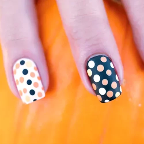 5 "τρομακτικά" εύκολα σχέδια μανικιούρ για το Halloween που μπορείς να κάνεις και μόνη σου