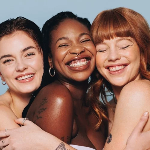 Πόσες αγκαλιές χρειαζόμαστε καθημερινά για να είμαστε σωματικά και ψυχικά υγιείς;