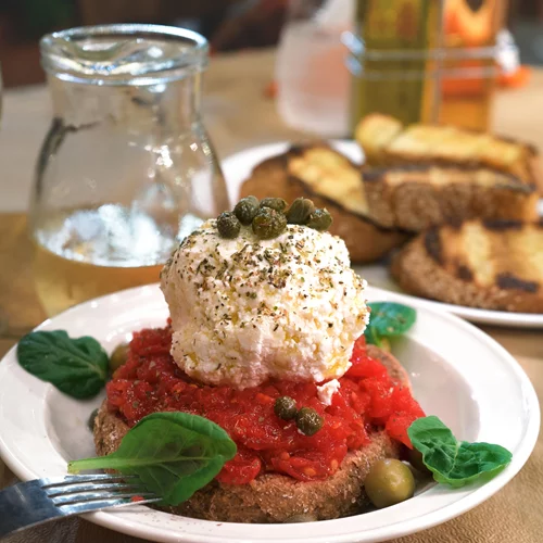 Αυτή είναι η ελληνική σαλάτα που αναδείχτηκε πρώτη στον κόσμο