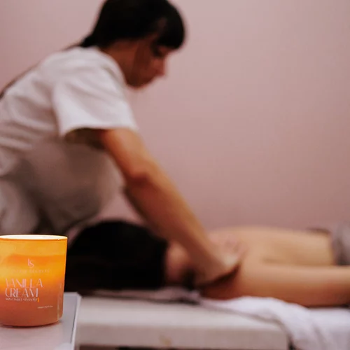Candle Massage: Το τελετουργικό χαλάρωσης που θα σε απαλλάξει από το στρες