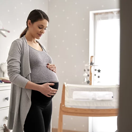 Γιατί οι κλωτσιές του μωρού μέσα στην κοιλιά της μητέρας είναι ευεργετικές