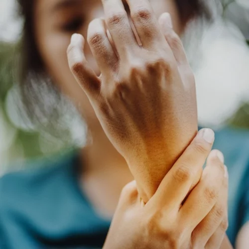 Ρευματικά νοσήματα: Η πρόεδρος της Ελληνικής Εταιρείας Αντιρευματικού Αγώνα μιλά για τη διατροφή στη νόσο