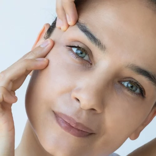 5 αποτελεσματικοί τρόποι να μειώσεις τις ρυτίδες έκφρασης