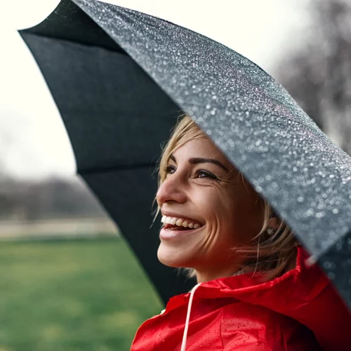 Κρύος και υγρός καιρός: Πώς επηρεάζει την αρθρίτιδα και τι μπορείς να κάνεις