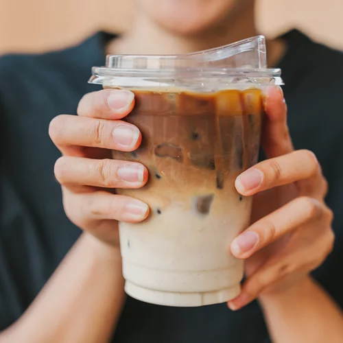 Proffee: Είναι ο συνδυασμός καφέ και πρωτεΐνης η νέα υγιεινή συνήθεια ή απλώς ένα trend;