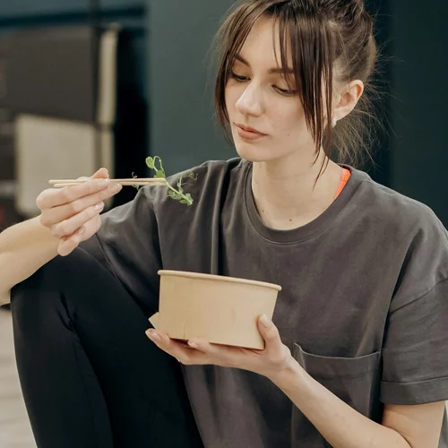 Γιατί το φαγητό μας πρέπει να διαρκεί τουλάχιστον 20 λεπτά - Τι συμβαίνει όταν τρώμε γρήγορα