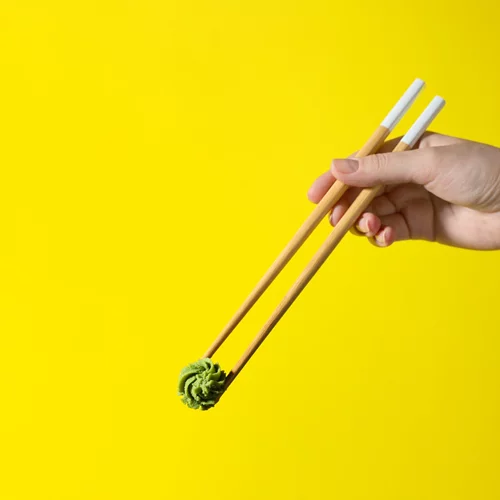 Wasabi | Τι μπορεί να προκαλέσει στον εγκέφαλό σου το συνοδευτικό του σούσι;