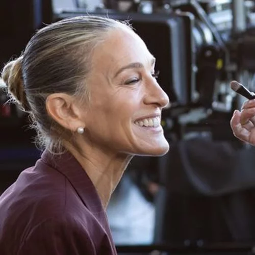 Η Sarah Jessica Parker μόλις έκανε το τέλειο χτένισμα για το γραφείο