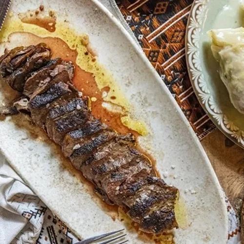 Μερικές από τις πιο δημοφιλείς ταβέρνες της Αθήνας αυτή τη στιγμή