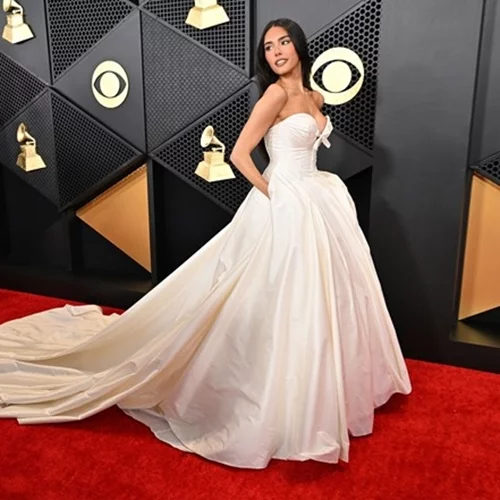 Grammys 2024 | Οι εμφανίσεις που ξεχώρισαν στο κόκκινο χαλί των βραβείων