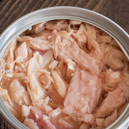 Κονσέρβες τόνου: Οι χημικές ουσίες που βλάπτουν την υγεία - Πώς να μειώσουμε την έκθεσή μας;