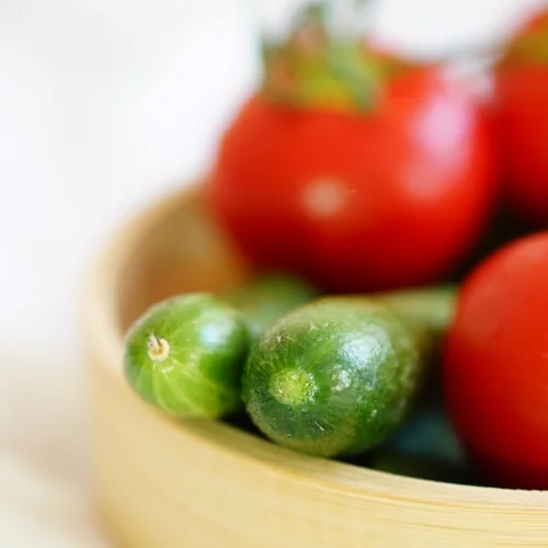 Αγγούρι, ντομάτα, κολοκύθι: Πόσο αληθινό είναι το "tip" της ενυδάτωσης από τα λαχανικά με πολύ νερό;