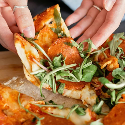 Τα 8 δημοφιλέστερα fast food και οι έξυπνες healthy εναλλακτικές τους - τι προτείνει η ειδικός