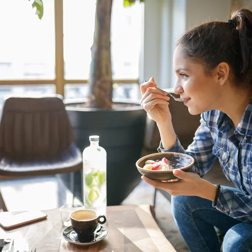 Γιαούρτι: Συνδύασέ το με αυτό το συστατικό για υγιές έντερο