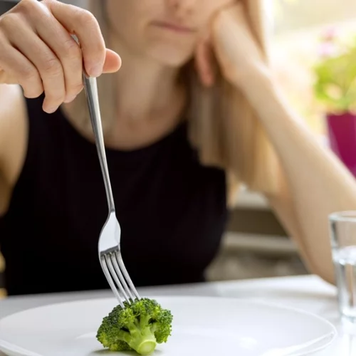 Διαταραχές πρόσληψης τροφής: Πώς να αναγνωρίσεις τα ανησυχητικά σημάδια